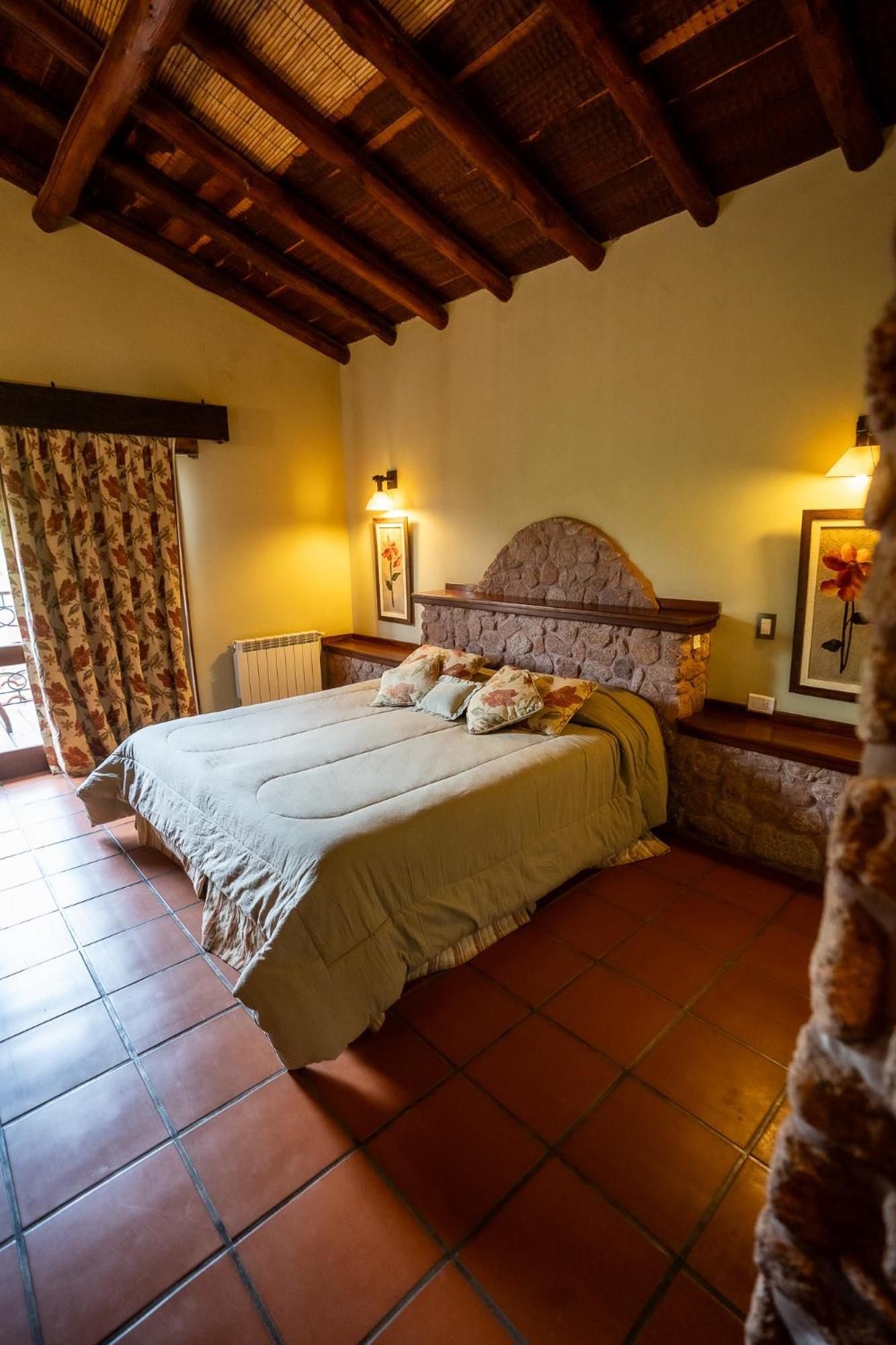La Casa De La Bodega - Wine Boutique Hotel Кафайяте Экстерьер фото