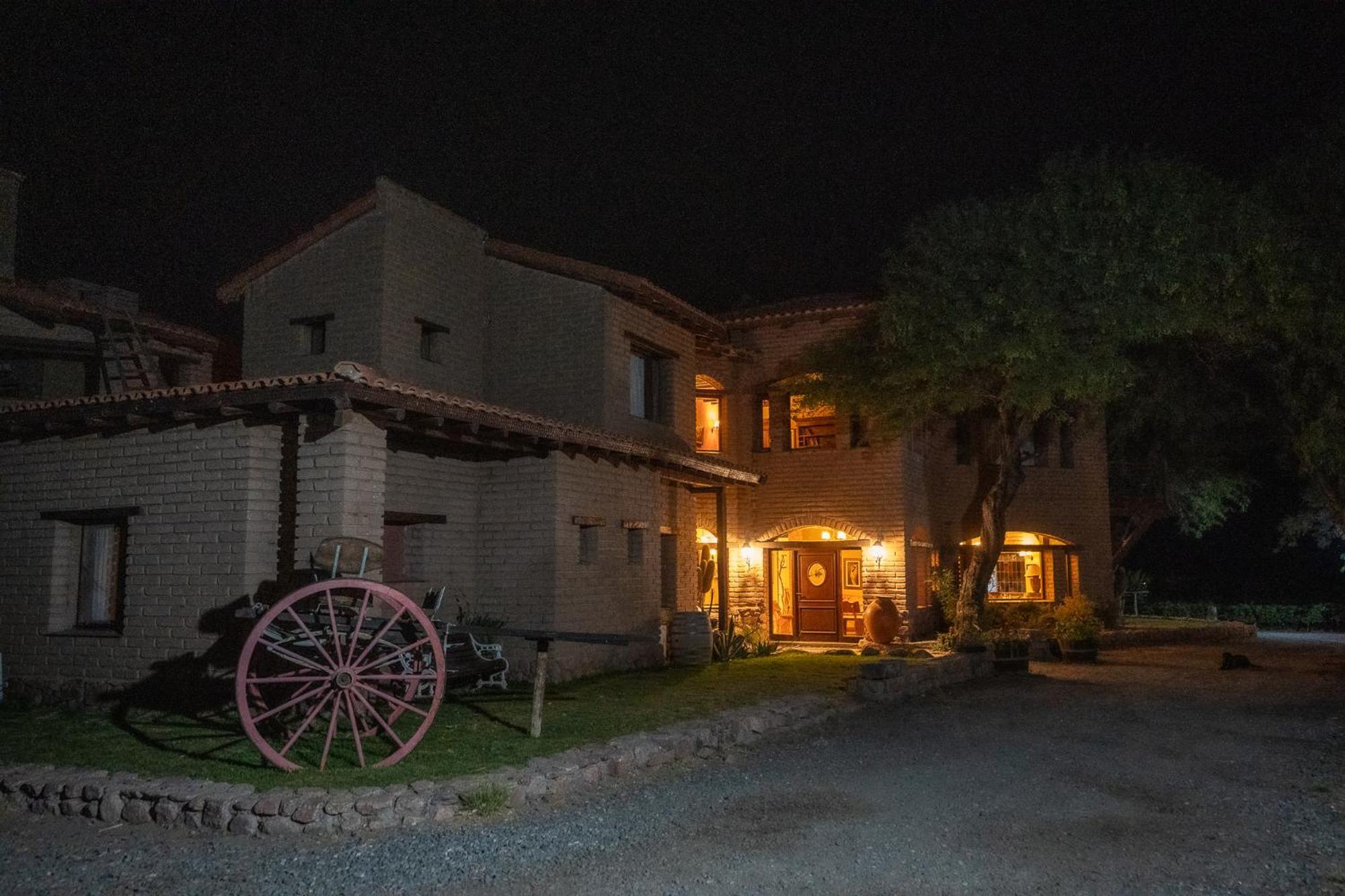 La Casa De La Bodega - Wine Boutique Hotel Кафайяте Экстерьер фото